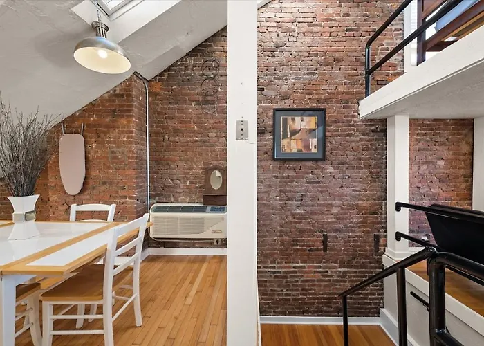 Apartment Skyline At Your Door - With A View *