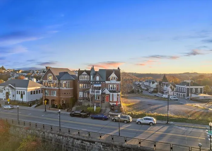 Skyline At Your Door - With A View Apartment