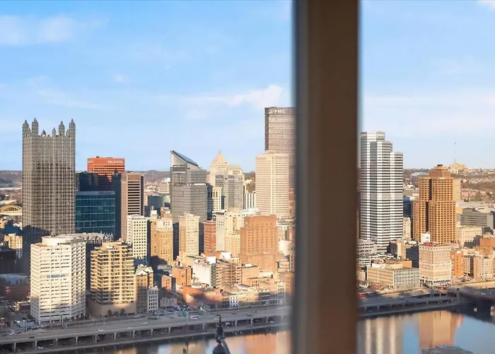 Apartment Skyline At Your Door - With A View *