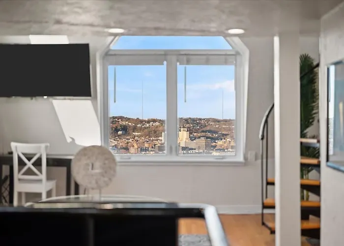 Skyline At Your Door - With A View Pittsburgh